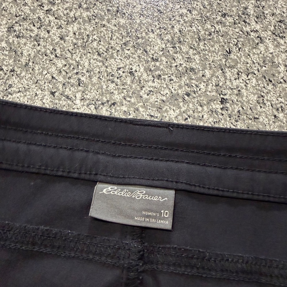 Eddie Bauer Shorts Womens 10 Black Nylon Stretch Camp Hiking Rainer 6.5" Inseam - Picture 2 of 5